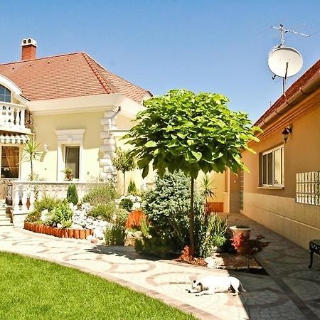 Gombos Apartman Apartment Hajdúszoboszló Екстериор снимка