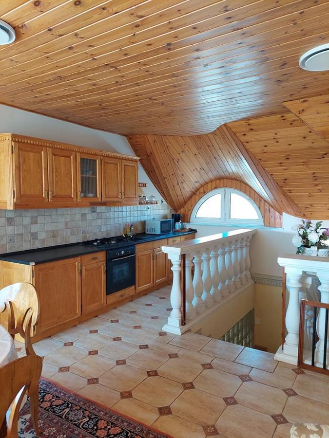 Gombos Apartman Apartment Hajdúszoboszló Екстериор снимка