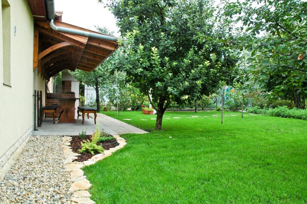 Gombos Apartman Apartment Hajdúszoboszló Екстериор снимка