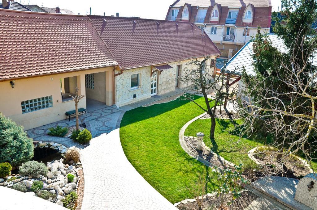 Gombos Apartman Apartment Hajdúszoboszló Екстериор снимка